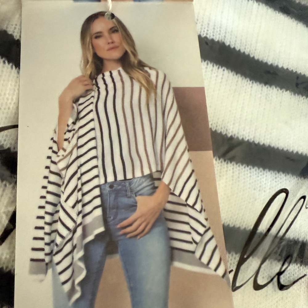 Simply Noelle Black and White Striped Knit wrap
